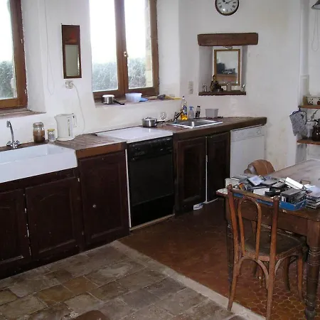 Captivating 5-bed House In Сasa de vacaciones *