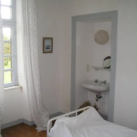 Captivating 5-bed House In * Fontenay-sur-Mer